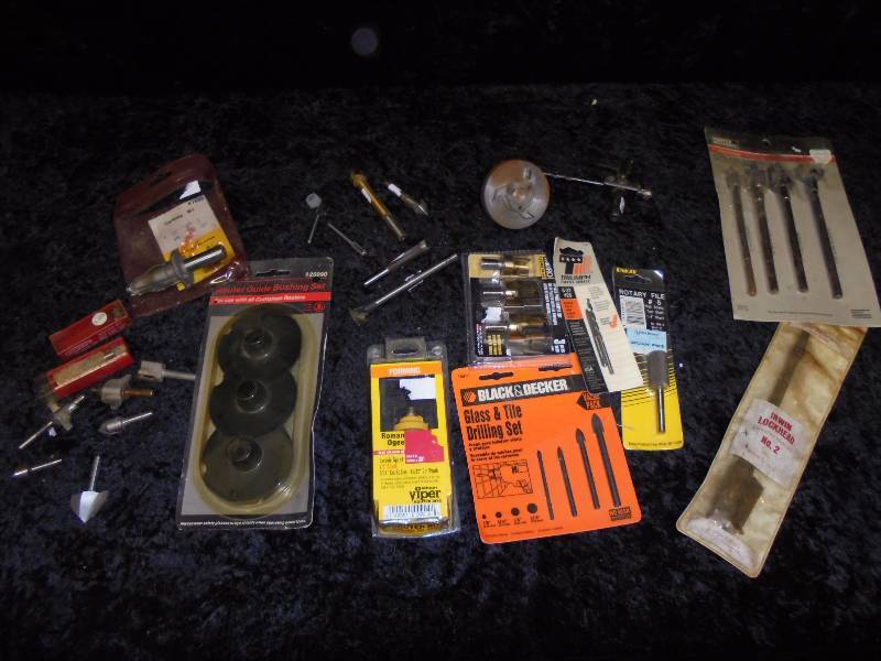 lot 55 image: Lot - Drill & Router Bits