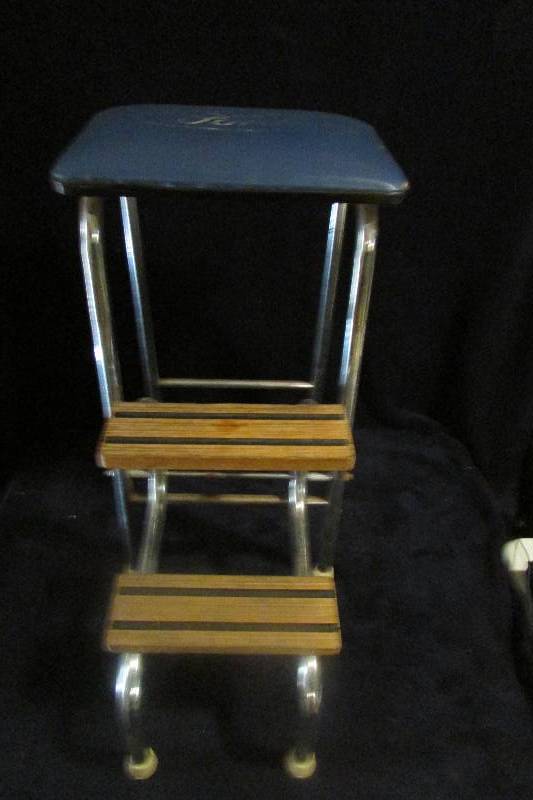 lot 14 image: Vintage Ford Stool