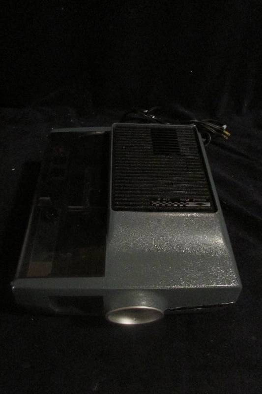 lot 25 image: Vintage Projector