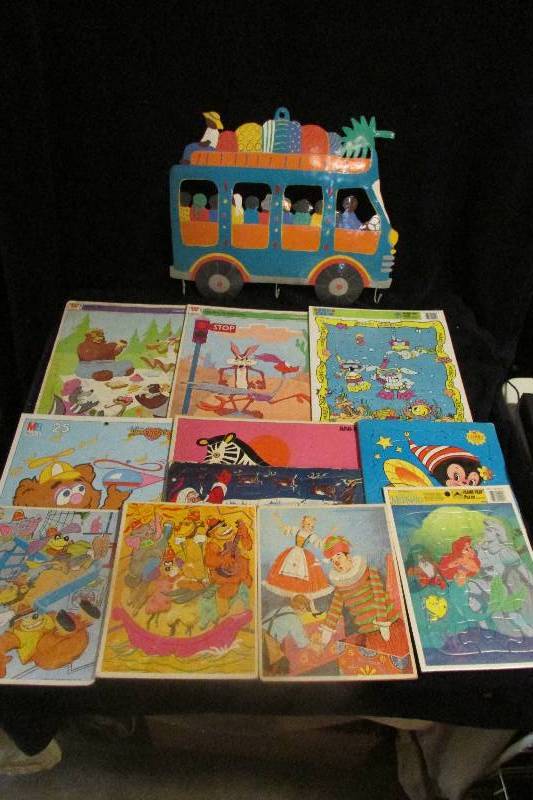 lot 27 image: Vintage Childrens Puzzles