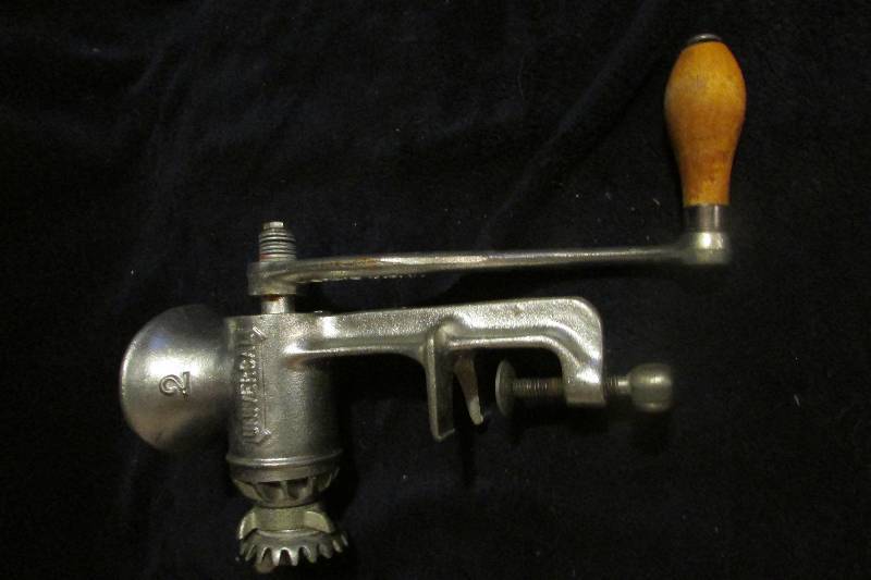lot 29 image: Vintage Meat Grinder