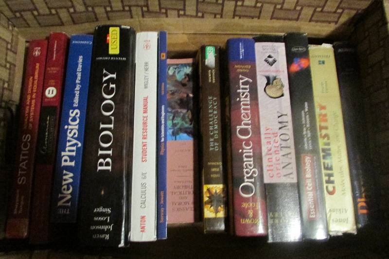lot 35 image: Assorted College Text Books