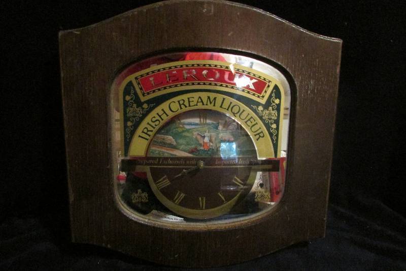 lot 47 image: Vintage Leroux Clock