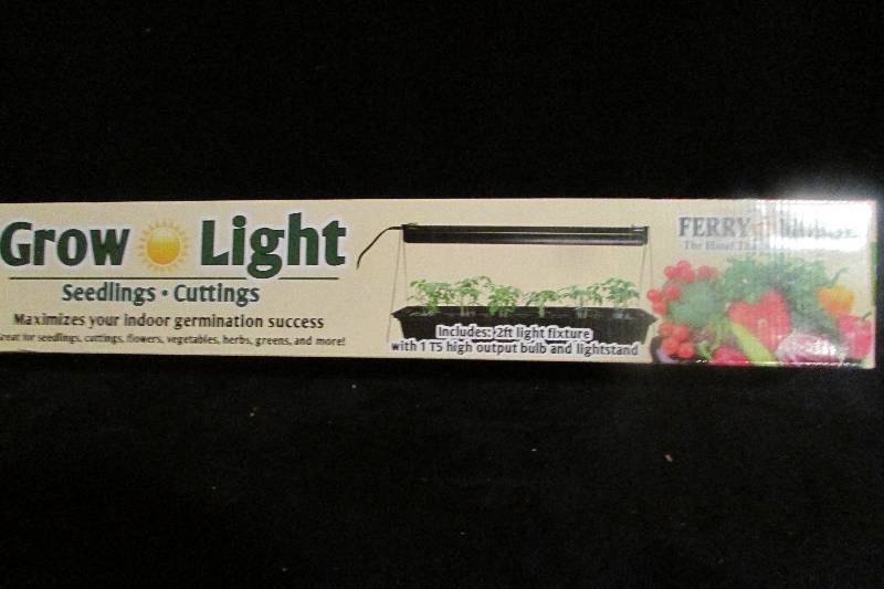 lot 48 image: Grow Light