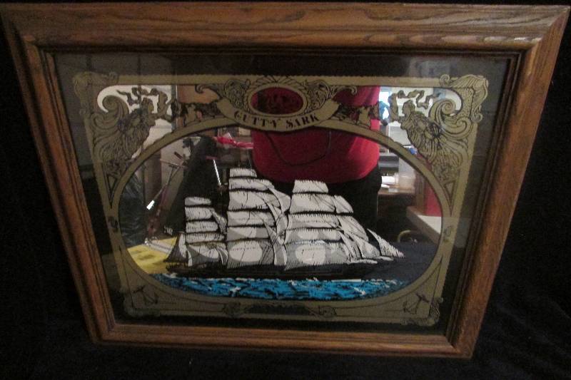 lot 49 image: Vintage Cutty Sark SignMirror