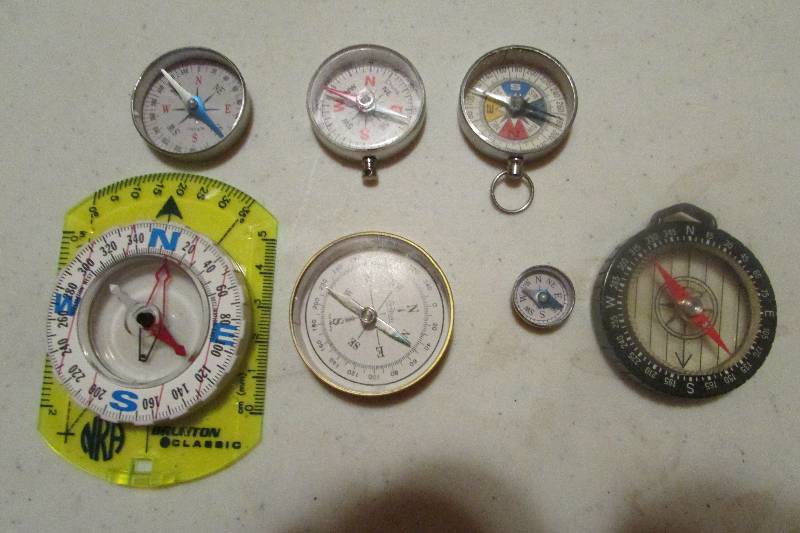 lot 52 image: Vintage Compasses