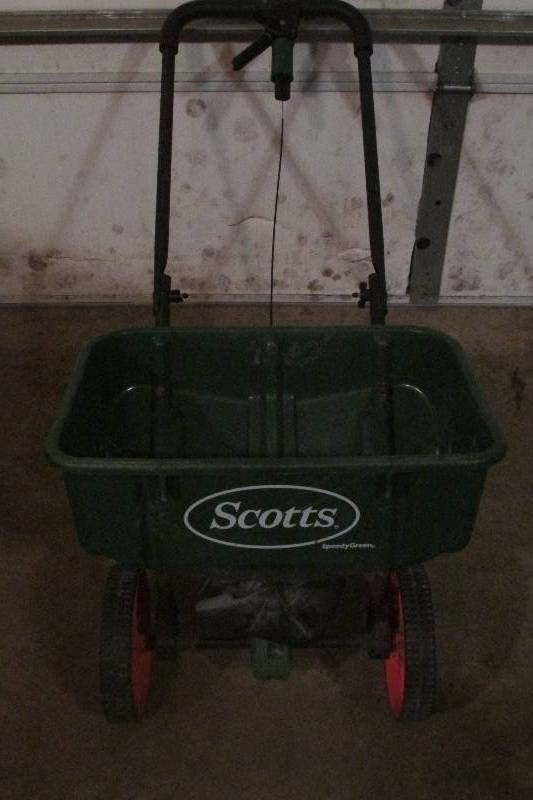 lot 58 image: Scotts Broadcast Speader