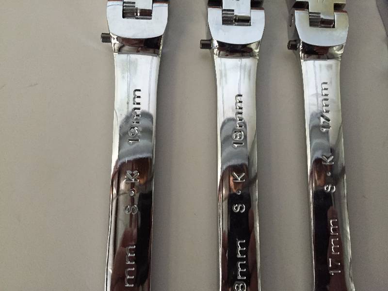 lot 2 image: S-K STUBBY 8PC METRIC LOCKING FLEX