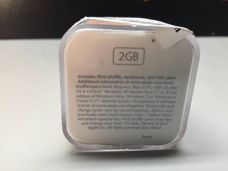 lot 42 image: IPOD SHUFFLE