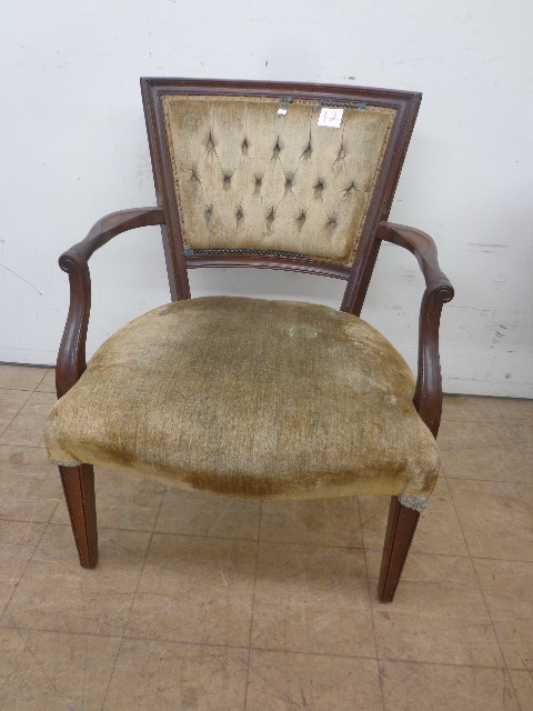 lot 12 image: Vintage Armchair