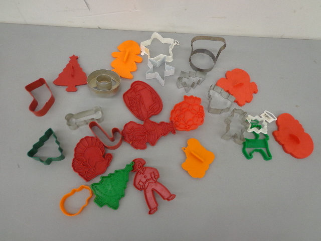 lot 14 image: Cookie Cutters