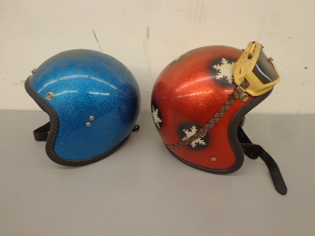 lot 48 image: 2 Bike Helmets & Goggles