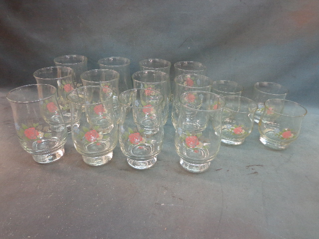 lot 56 image: Glassware