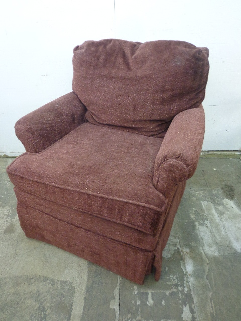 lot 67 image: Cushioned Rocking Chair