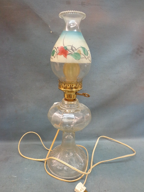 lot 92 image: Vintage Glass Lamp