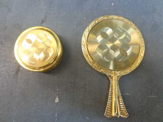 lot 94 image: Margaret Rose Powder Kit
