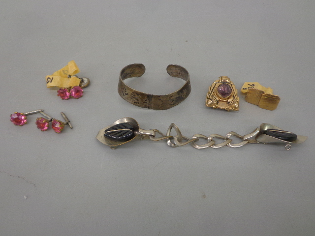 lot 95 image: Mens Jewelry