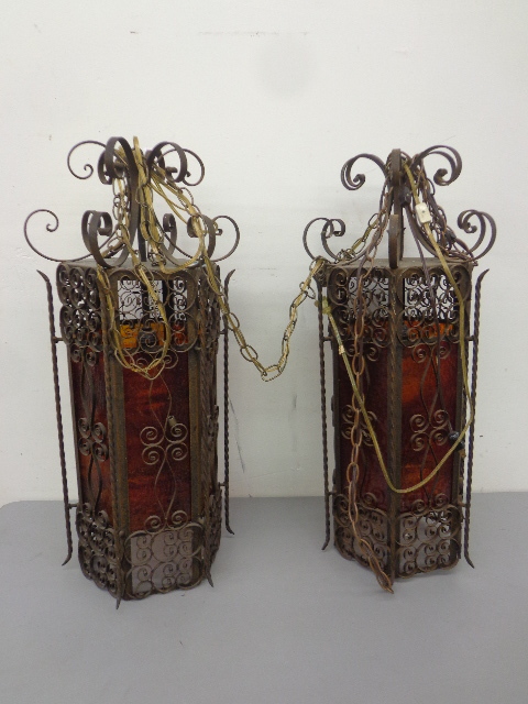 lot 102 image: Vintage Hanging Lamps