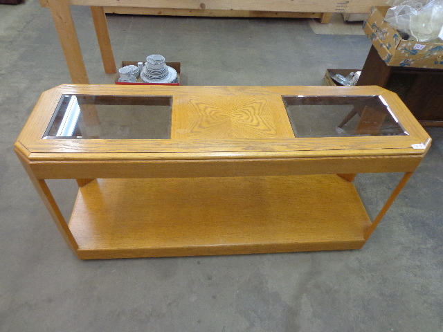 lot 104 image: Oak Sofa Table