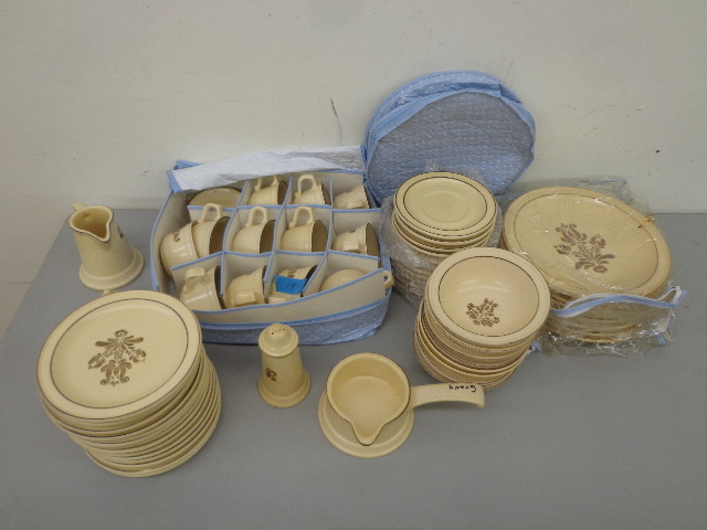 lot 106 image: Pfaltzgraff Dishes