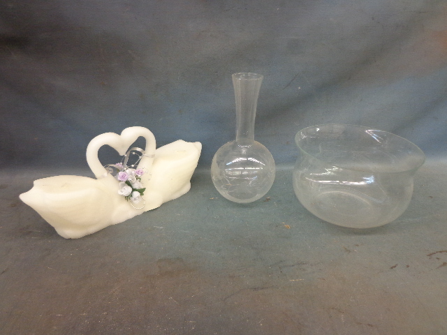 lot 112 image: Swan Candles & Glass Bowl and Vase