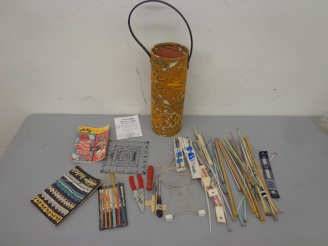 lot 114 image: Crocheting Tools and Coats & Clark Paper Back Books