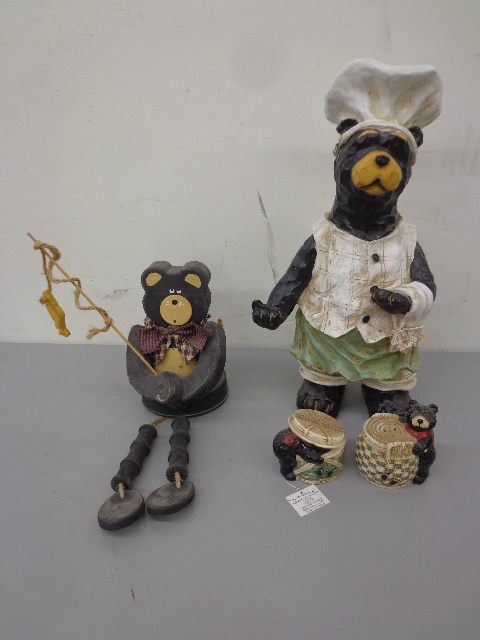 lot 76 image: Bear Decorations, Salt & Pepper Shakers