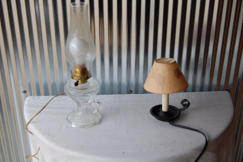 2 Small Lamps