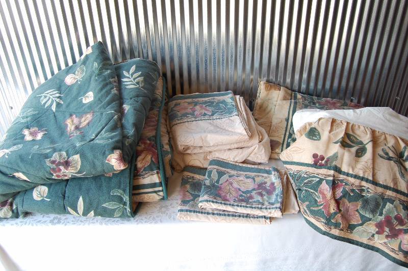 Full Sized Bedding Set