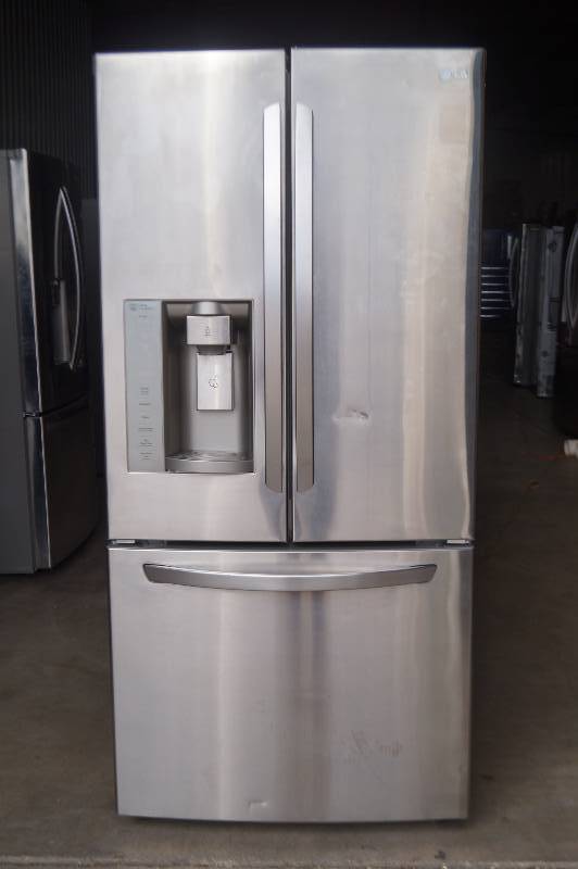 lot 10 image: LG RefrigeratorFreezer Model # LFXs24623s