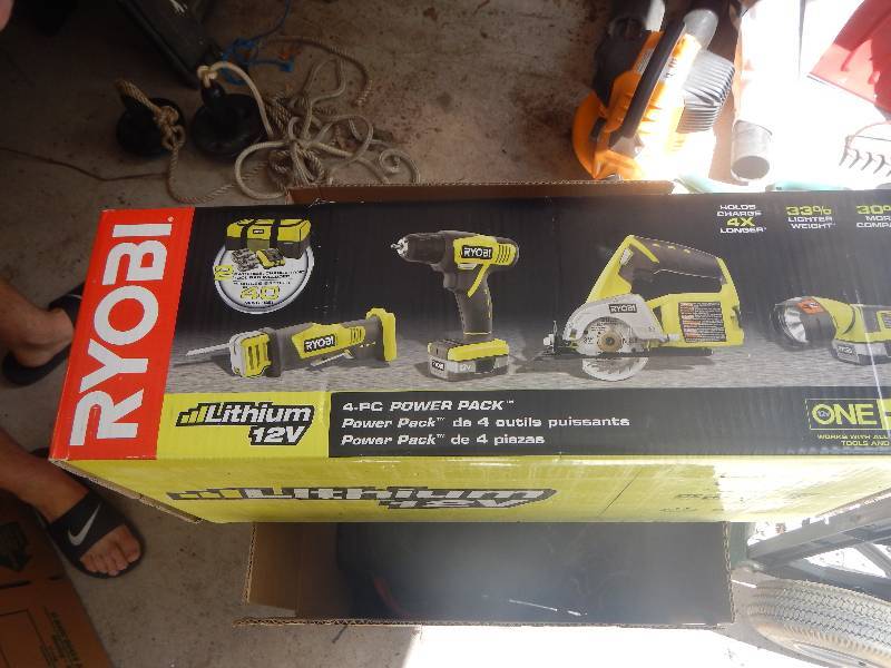 lot 22 image: Ryobi Tool Set