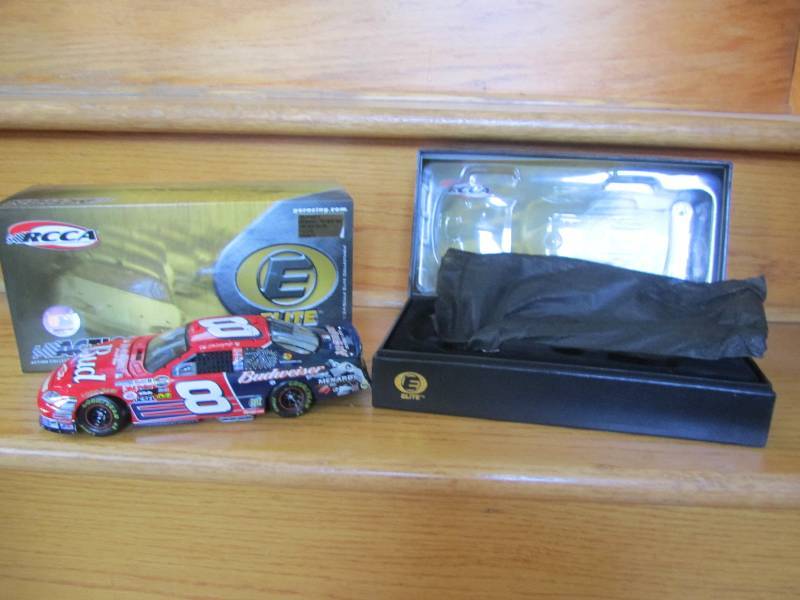 lot 7 image: Dale Earnhardt Jr.#8 Budweiser MLB...