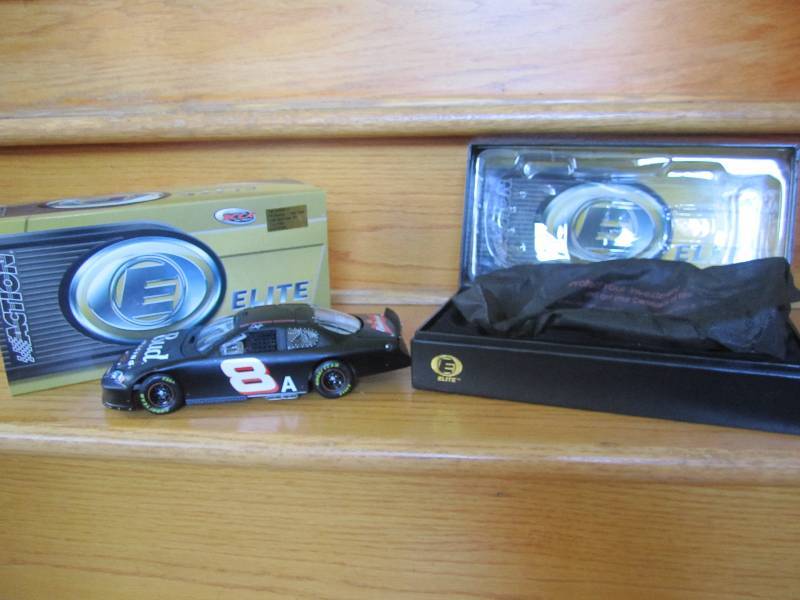 lot 9 image: Dale Earnhardt Jr. #8 Budweiser Tr...