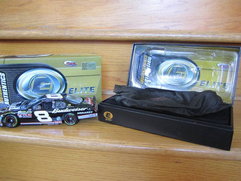 lot 10 image: Dale Earnhardt Jr. #8 Budweiser 3 ...