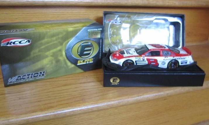 lot 19 image: Dale Earnhardt Jr. #8 Budweiser Bo...