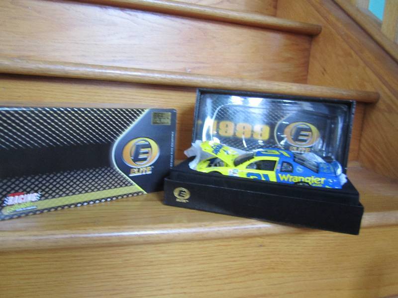 lot 37 image: Dale Earnhardt Jr. #31 Wrangler 199...