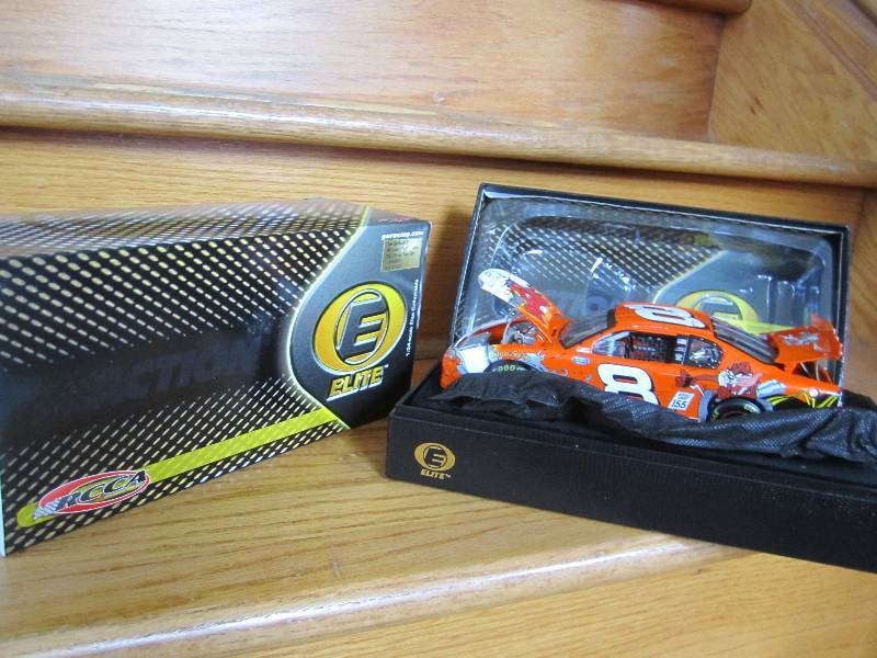lot 42 image: Dale Earnhardt Jr. #8 Looney Tunes ...