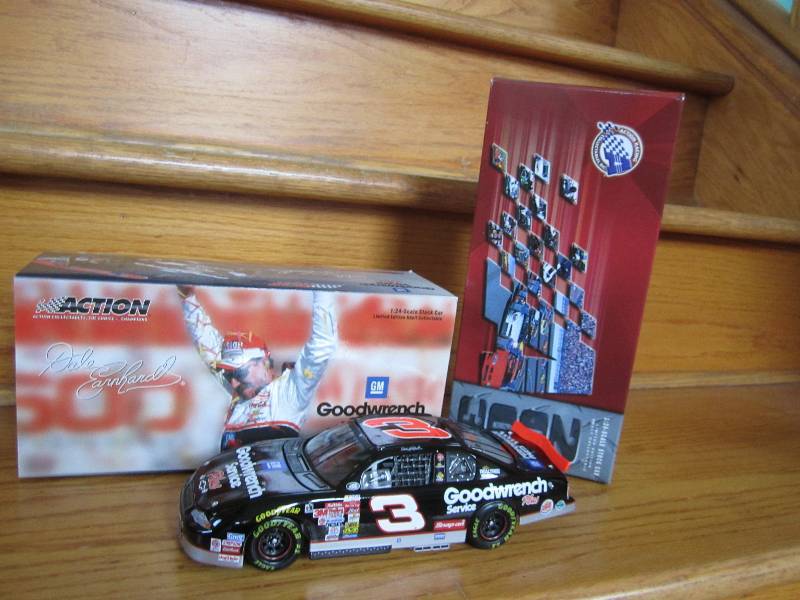 lot 60 image: Dale Earnhardt #3 GM Goodwrench Ser...