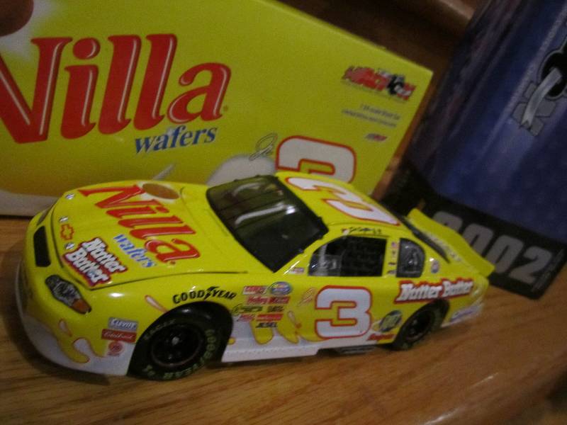 lot 82 image: Dale Earnhardt Jr. #3 Nilla Wafers ...