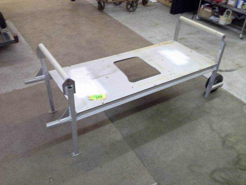 lot 123 image: (1) Aluminum Cart