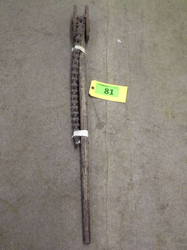 lot 81 image: Vulcan 33 Chain Pipe Wrench