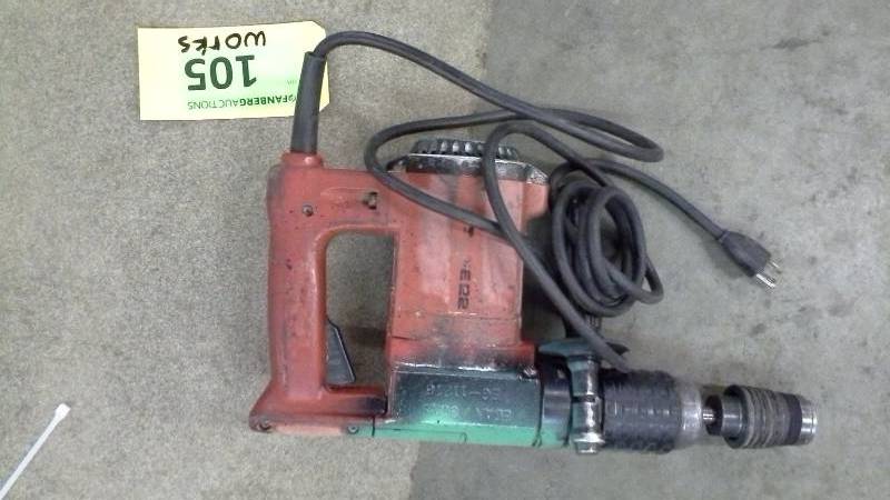 lot 105 image: (1) Hilti TE22 Rotary Hammer Drill