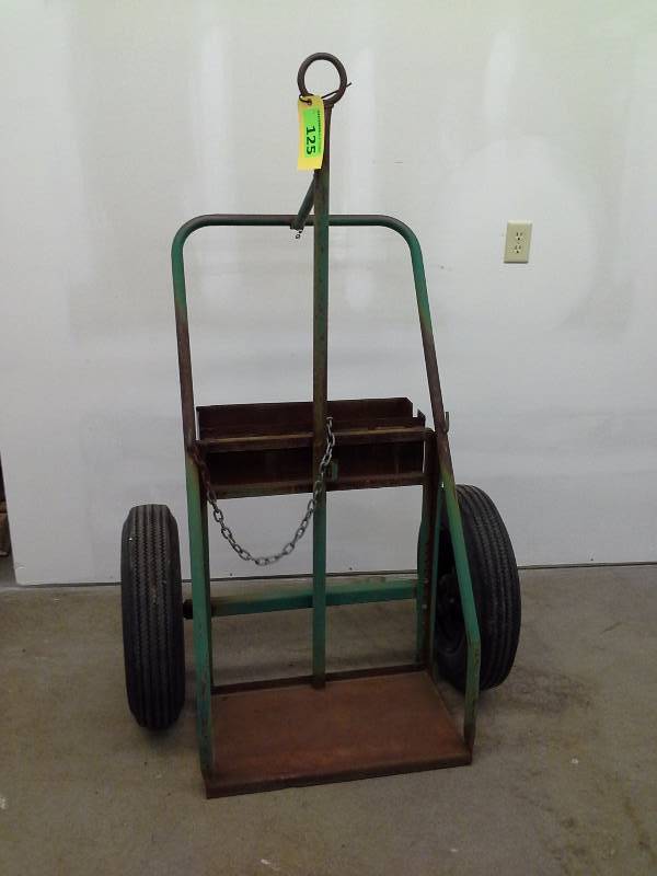 lot 125 image: (1) Cutting Torch Cart