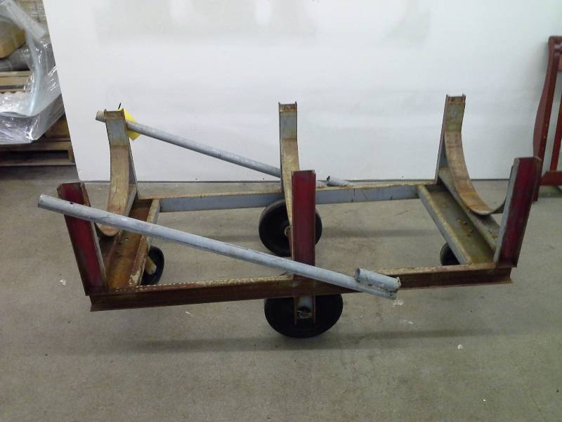 lot 126 image: (1) Pipe Cart