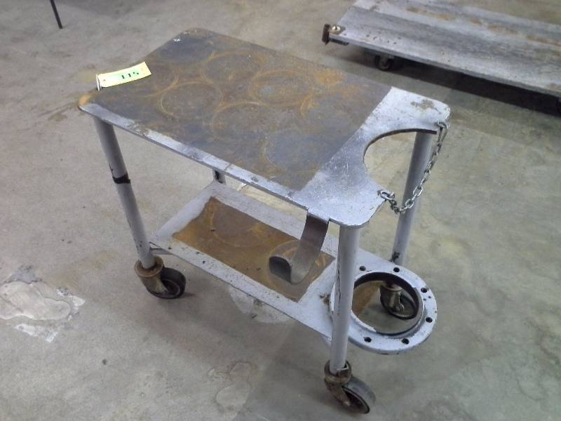lot 115 image: (1) Welder Cart