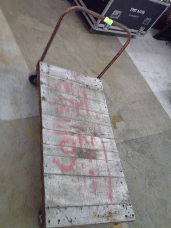lot 133 image: (1) Wood Top Cart