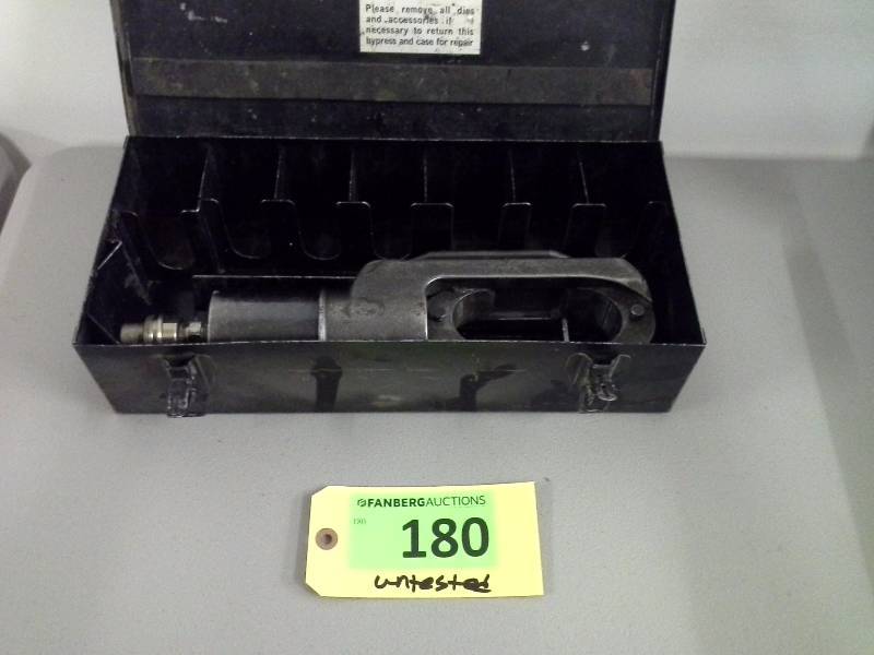 lot 180 image: (1) Burndy Y46 15 -Ton remote Hydraulic Head