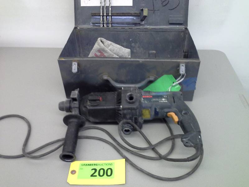 lot 200 image: (1) Bosch BullDog 11221DVS Rotary Hammer