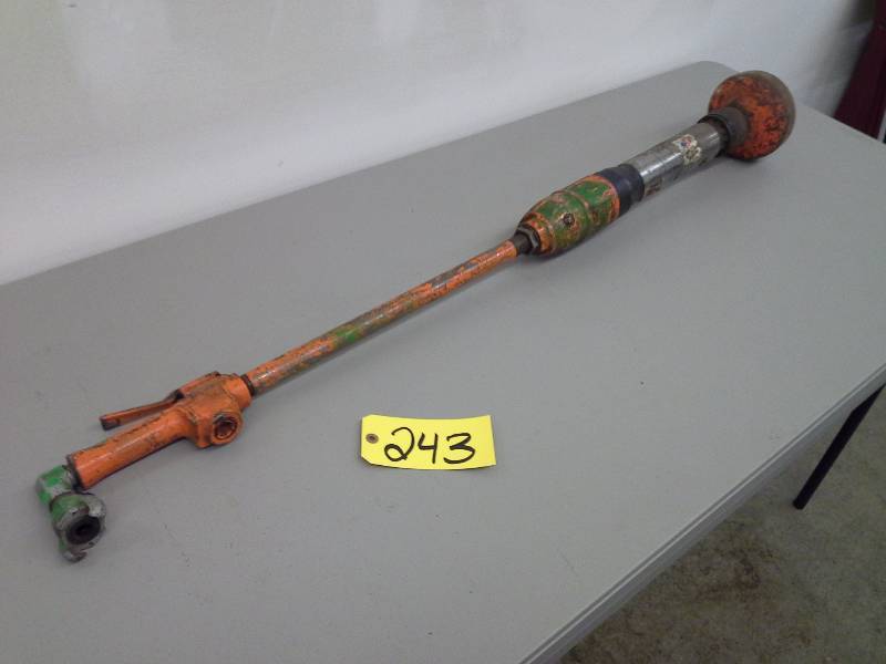 lot 243 image: Hydraulic Tool