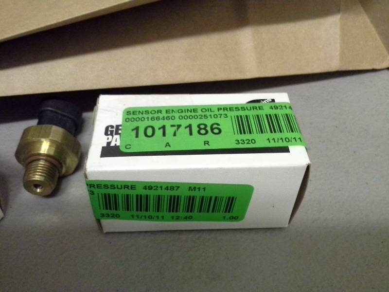SENSOR ENGINE OIL PRESSURE 4921487 M11